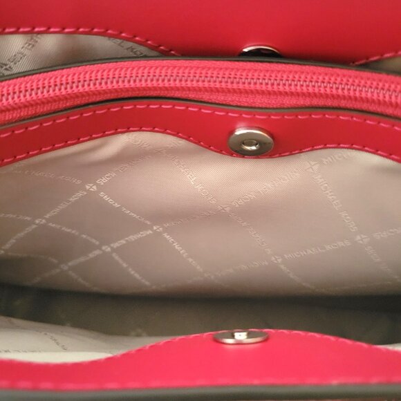 Michael Kors Sheila Large Multifunction Tote Shopper Handbag MK Logo Dark Raspbe - Picture 7 of 9